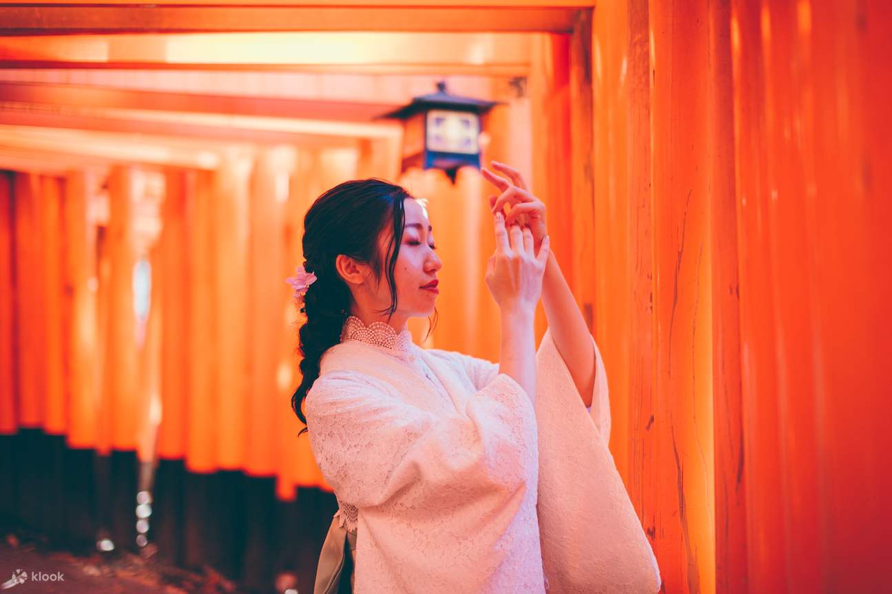 Pengalaman kimono aiwafuku fushimiinari rental